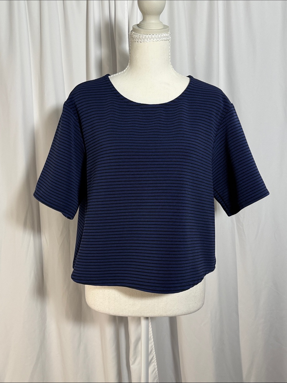 BCBGeneration Navy Short Sleeve Ribbed Top
